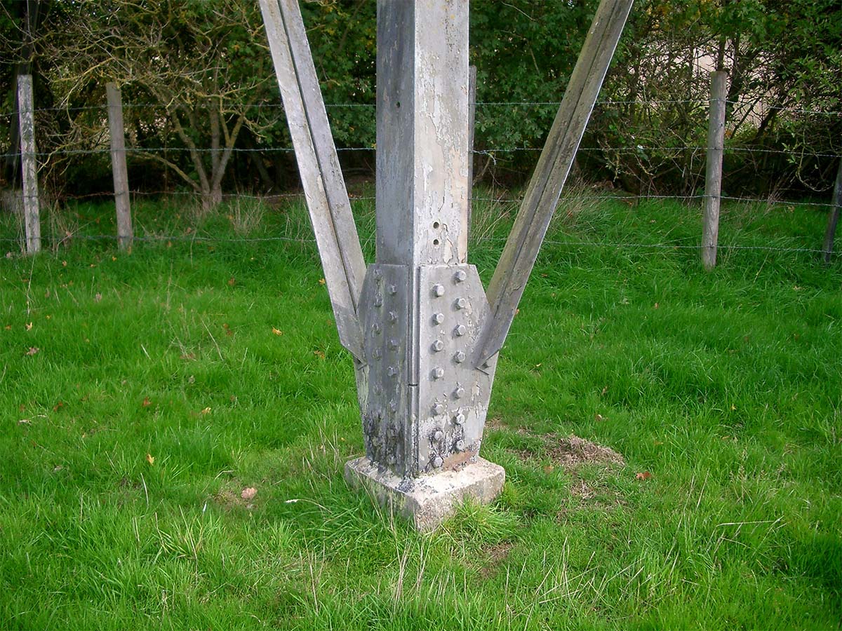 pylon leg